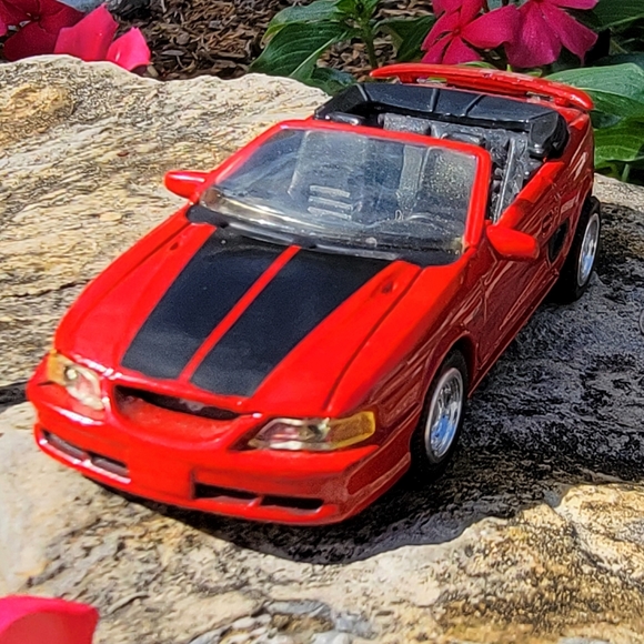 NEW RAY ♡ Red w/Black Racing Stripes 1994 Ford Mustang GT Convertible 1:43 Scale - Picture 14 of 14